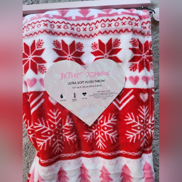 New Betsey Johnson Christmas Blanket